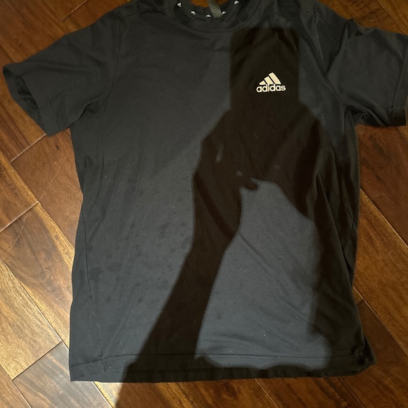 Adidas shirt with some black spots - Picture 1 of 1